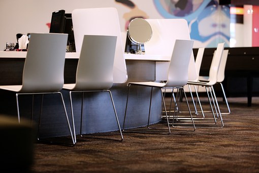 how to start a beauty parlor business